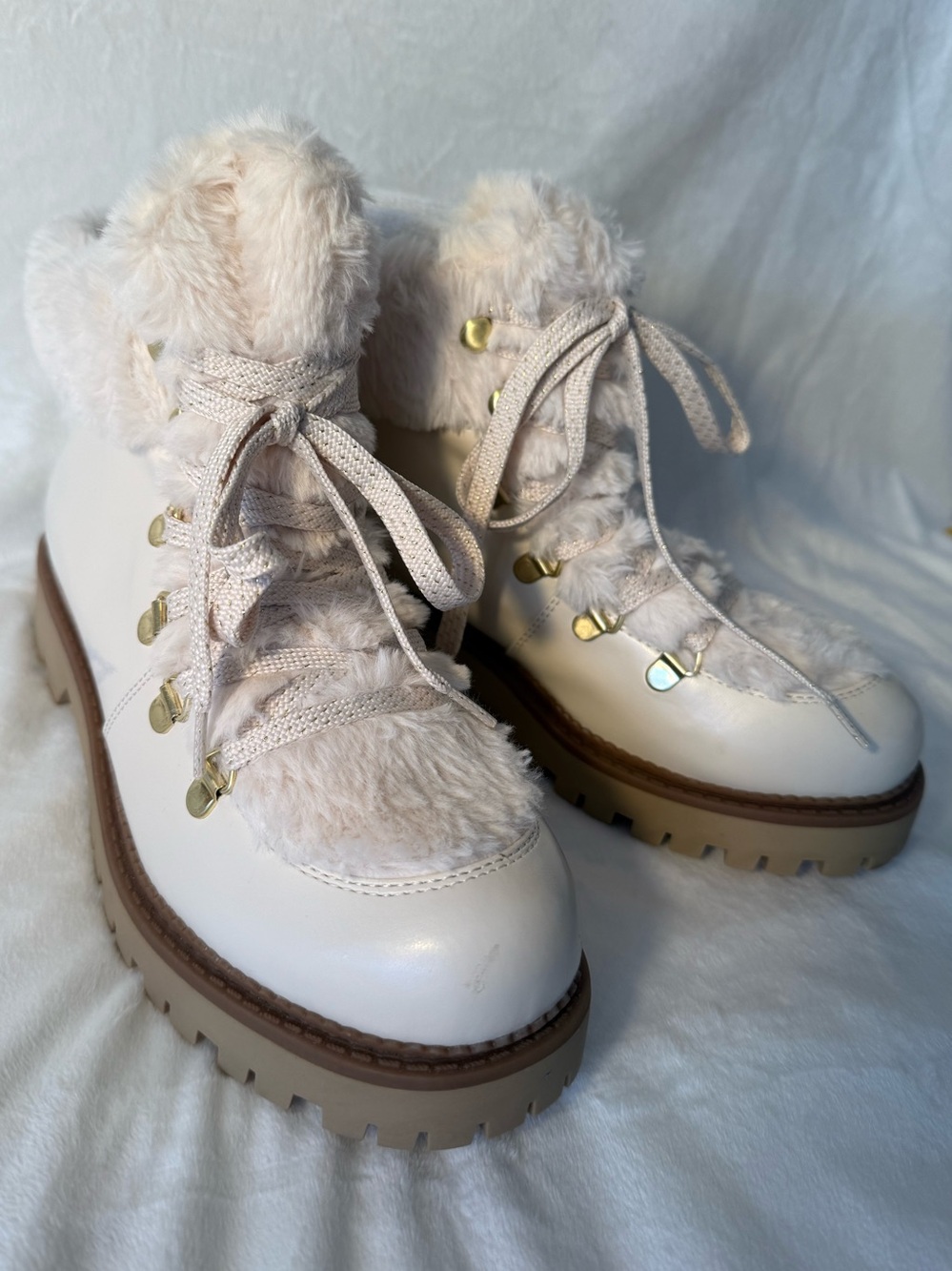 Sam Edelman Circus Faux Fur Lug Sole Ankle Boots | Cream | Size 9 | NWOT